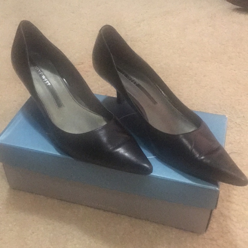 Nine West black leather shoes